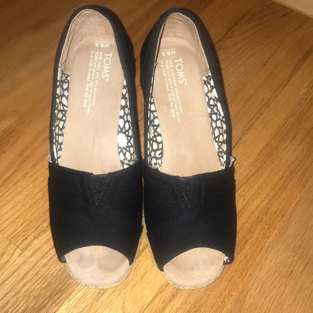 Toms wedges